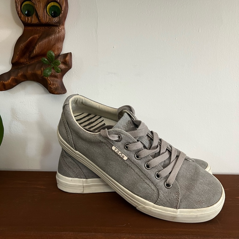 Taos Plim Soul Oyster Beige Casual Sneaker Size 8.5